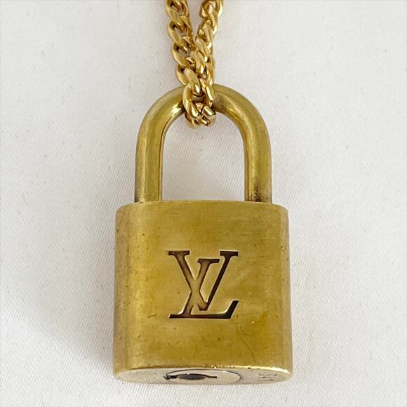 LOUIS VUITTON #341 Lock Only on Cuban Link 25" Chain Necklace 18k Gold Plated - Picture 5 of 9